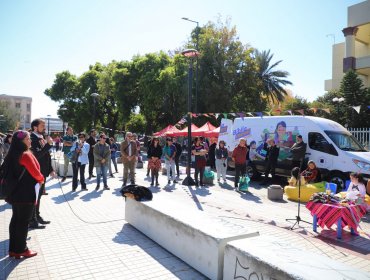 Bibliomóvil municipal llevará lectura y actividades a diversos rincones de Valparaíso