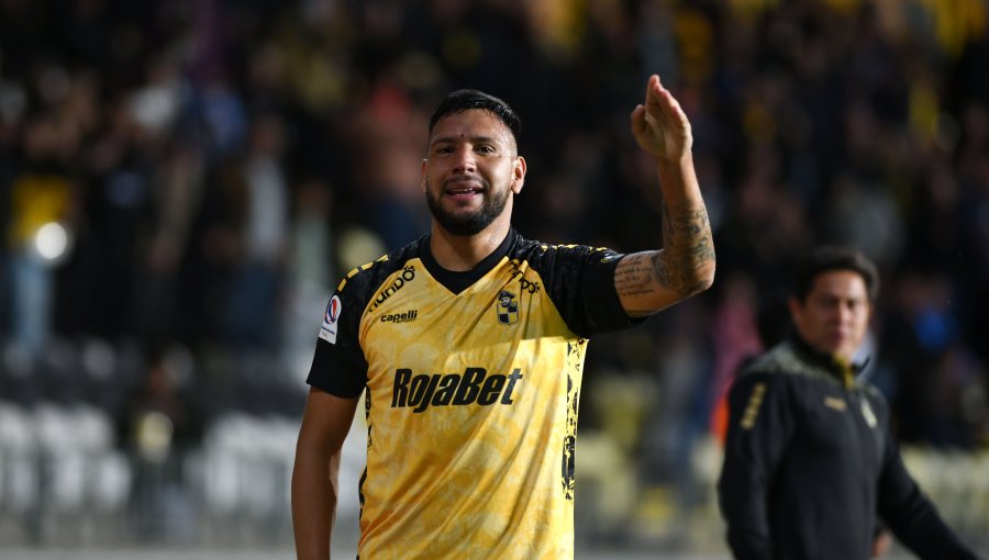 Andrés Chávez tras polémico gol anulado en caída de Coquimbo en Copa Sudamericana: "Duele y da bronca"