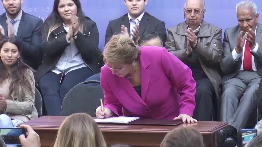 La Presidenta Michelle Bachelet promulgó la Ley que regula el financiamiento de la Política y la nueva Ley de Partidos políticos