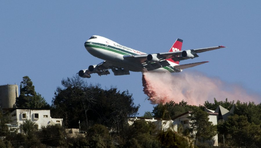Gobierno acepta finalmente ayuda de mega avión para combatir incendios