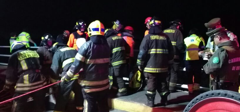 Vehículo cae desde un puente en Concepción y deja un fallecido y seis heridos