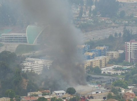 Incendio afecta a dos viviendas en el sector de Reñaca bajo