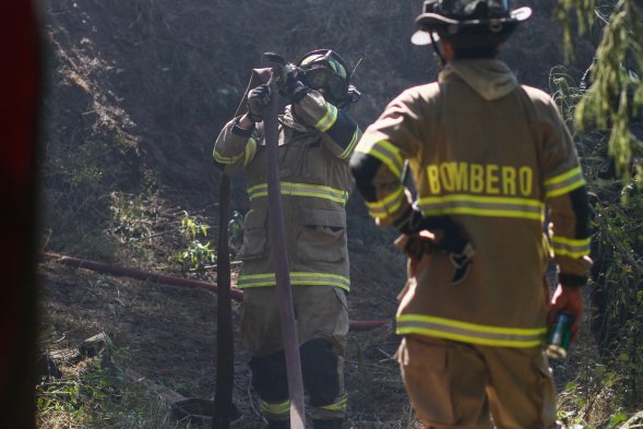Feroz incendio deja un fallecido y una vivienda destruída en Puerto Montt