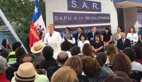 Bachelet anuncia proyecto que crea licencias para padres con hijos enfermos graves