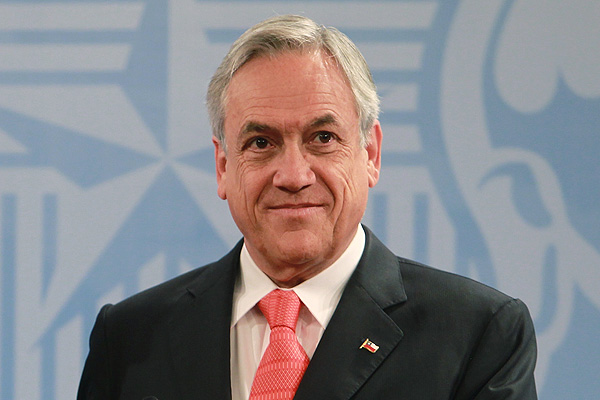 "Buena onda": El primer eslogan de la campaña presidencial de Piñera