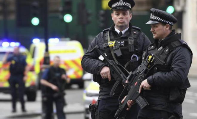 Atentado terrorista en Londres deja 4 muertos y más de 20 heridos