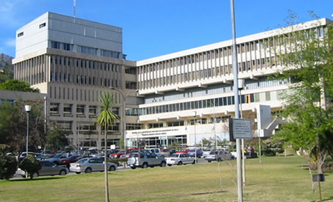 PDI llega a Hospital Dipreca para obtener documentación por presunto fraude de fondos