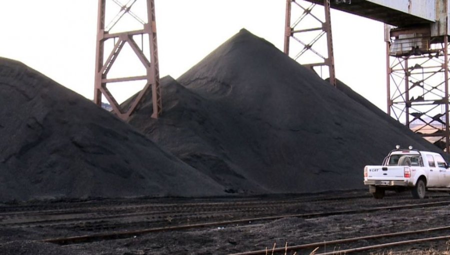 Tras alza de emisiones de C02, Greenpeace pide detener uso de carbón en Chile