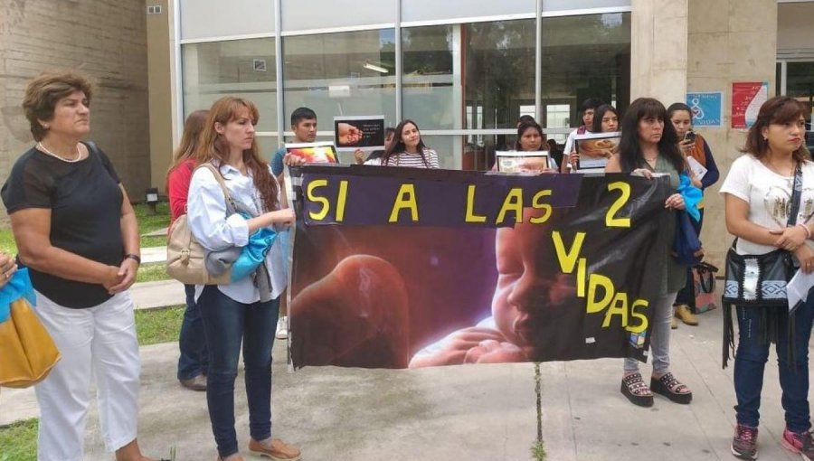 Pese a presiones de la Iglesia y grupos pro vida, realizarán aborto a niña violada en Argentina