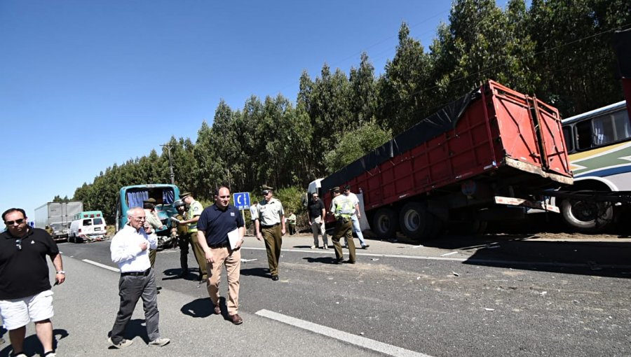 Piñera invoca Ley de Seguridad del Estado por accidente en Ruta 5 Sur