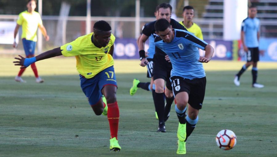 Uruguay le ganó a Ecuador y se repuso de la caída en la primera fecha