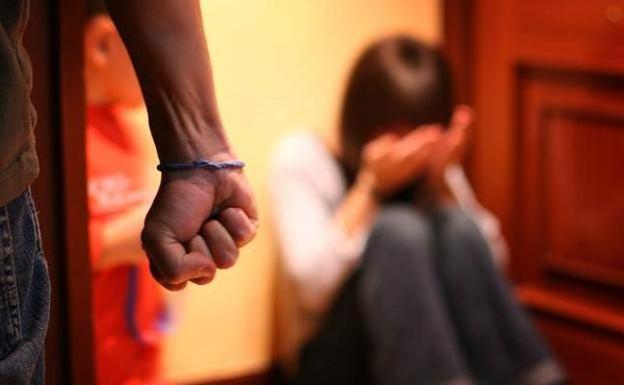Defensoría de la Niñez intervendrá en caso de niña violada por su padrastro y golpeada por su padre