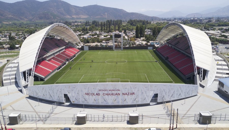 Hinchas de U. La Calera agotaron entradas para partido con el que inaugurarán su estadio
