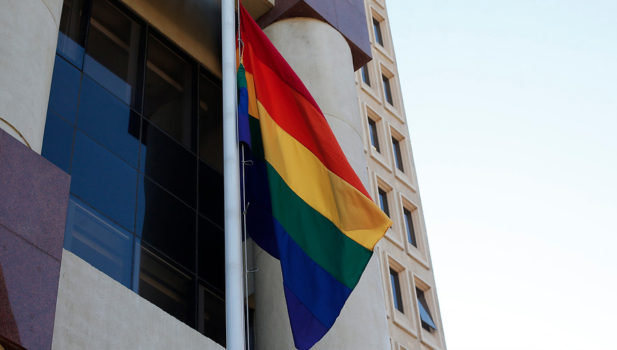 Movilh exige pronunciamiento del Gobierno ante amenazas a diputado gay brasileño