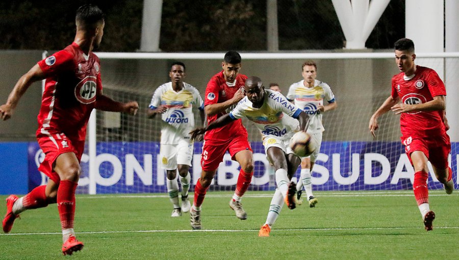 En un partido carente de emociones, U. La Calera empató 0-0 en su debut en Copa Sudamericana
