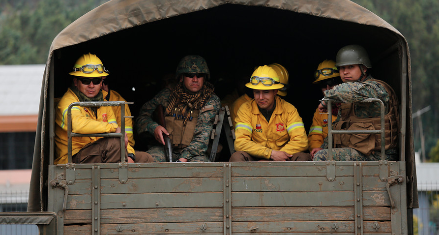 Ejército descartó militarizar o aplicar toque de queda en zonas afectadas por incendios forestales
