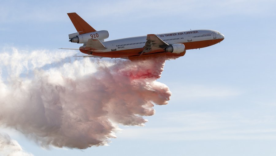 Avión estadounidense se sumará a labores de combate de incendios forestales en el sur