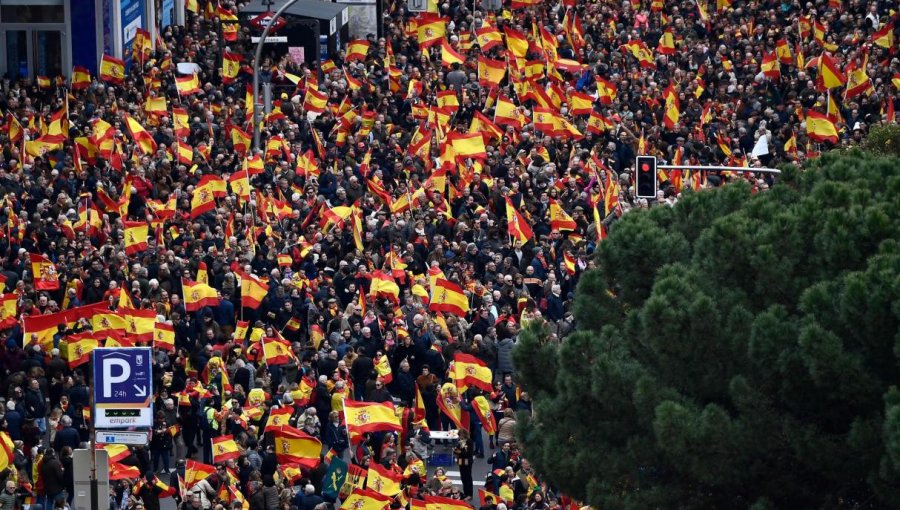 Más de 40 mil españoles de derecha pidieron la renuncia del presidente Pedro Sánchez