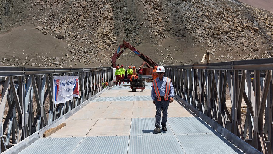Habilitan puente mecano en ruta que une Arica con Iquique