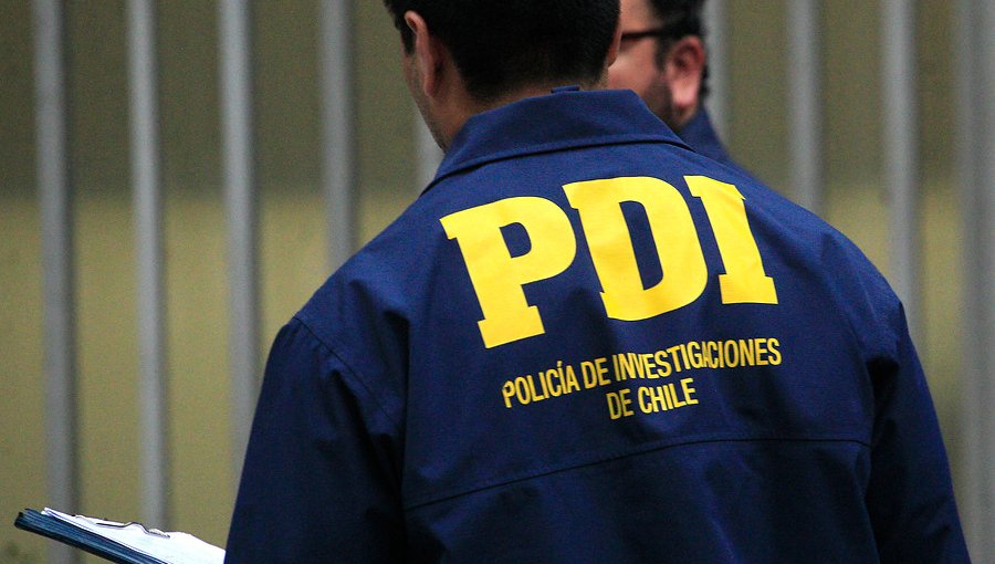 Ex detectives de la PDI fueron detenidos por sustraer bolso con dinero durante un operativo