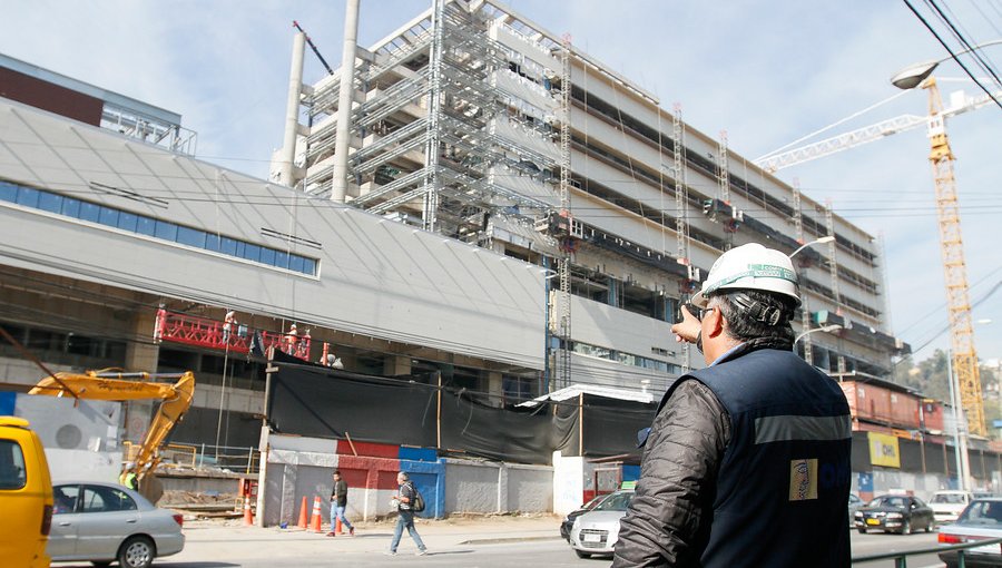 1.000 días de retraso registran obras del nuevo hospital de Viña: no se han cursado multas
