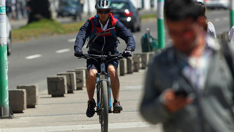 Estudio revela que el 84% de los ciclistas utiliza casco mientras se transporta