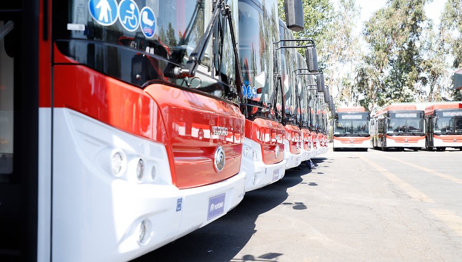 Suministrarán energía renovable a 100 buses eléctricos del Transantiago