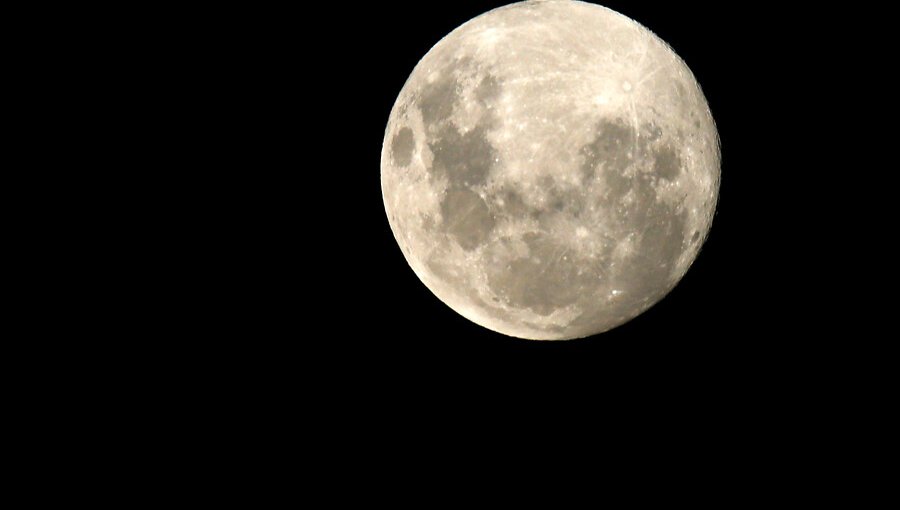 La "Super Luna" más brillante del 2019 fue percibida a las 6:06 de este martes 19
