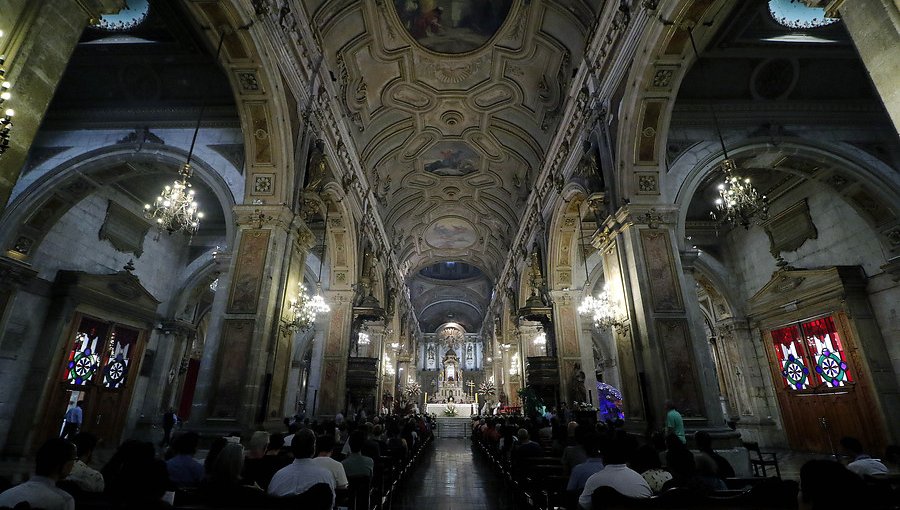 Denuncian caso de violación y abuso sexual al interior de la Catedral de Santiago