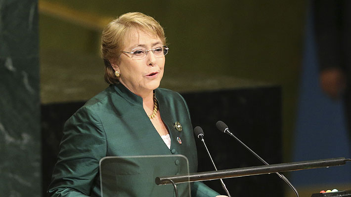 Michelle Bachelet rindió homenaje a mujeres que "han transformado nuestras sociedades"