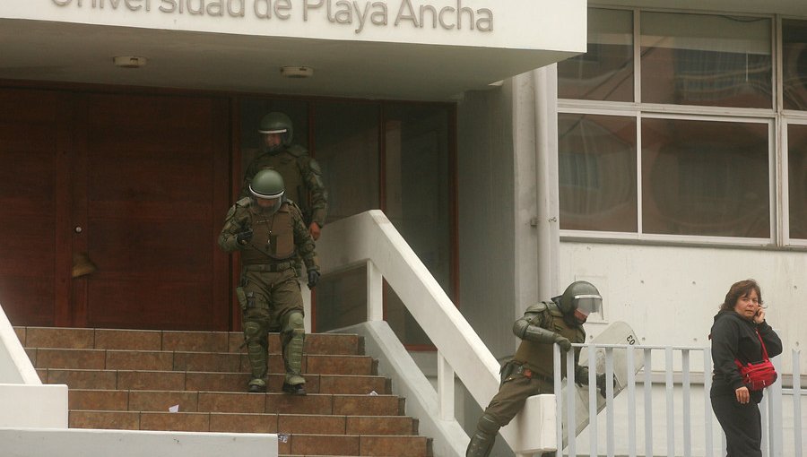 Con 20 detenidos terminó el desalojo de la toma en la Universidad de Playa Ancha