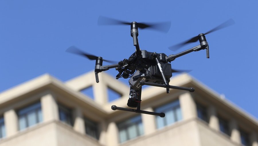 Ministro Chadwick prevé que en 2020 todas las regiones cuenten con drones para vigilancia