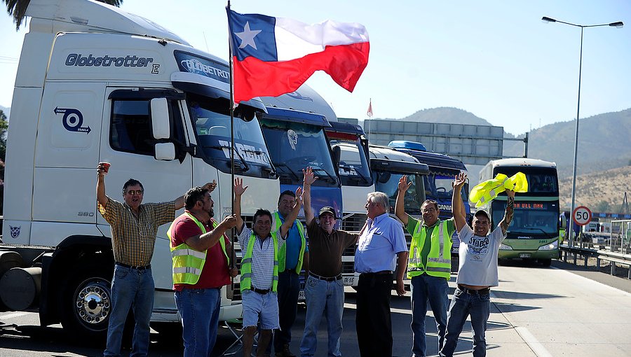 Camioneros de la región anuncian manifestación contra la Alcaldía y Empresa Portuaria de Valparaíso