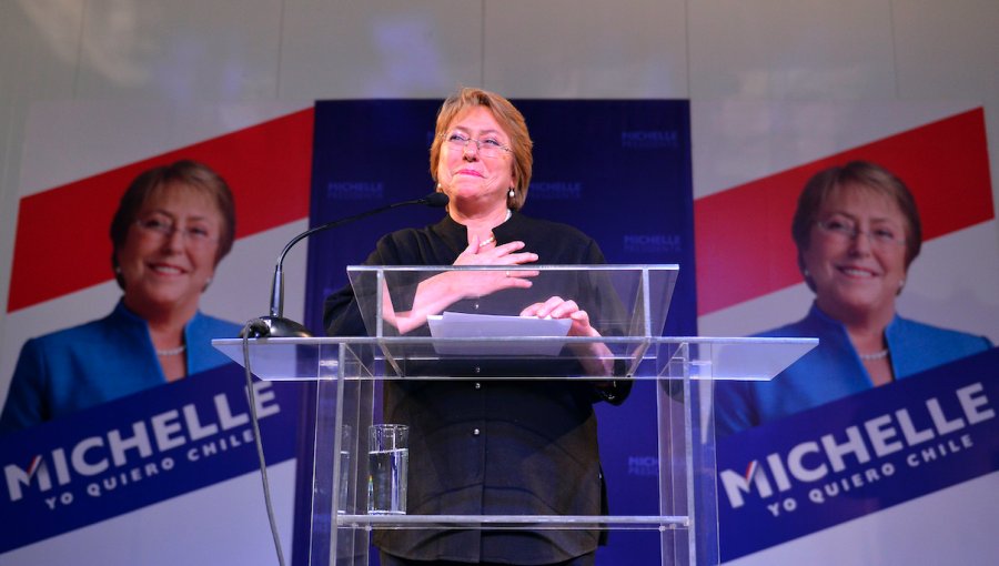 Sebastián Dávalos cree que "es factible" una tercera candidatura de Michelle Bachelet