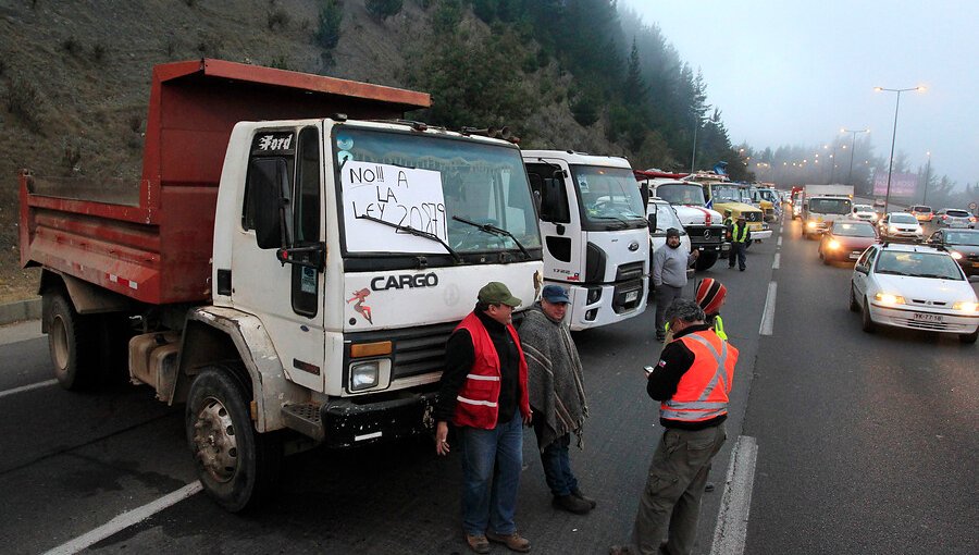 Empresa Portuaria de Valparaíso dice no comprender las causas del paro de camioneros