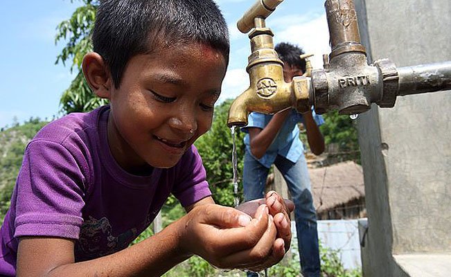Según UNICEF, 72 mil niños menores de 5 años mueren a causa de agua insalubre