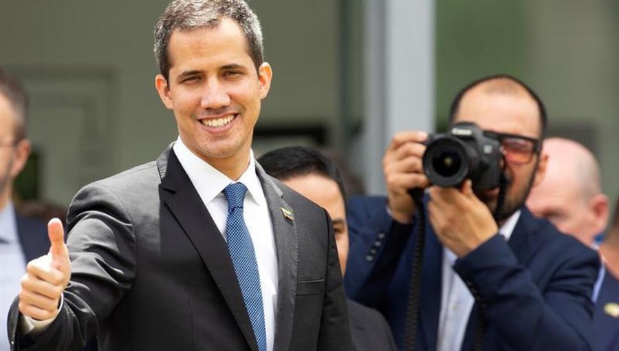 Comitiva chilena se reunirá con el 'presidente encargado' de Venezuela, Juan Guaidó