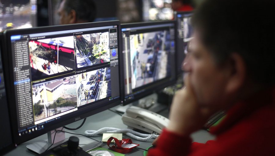 Santiaguinos viven vigilados por más de 3 mil cámaras de seguridad