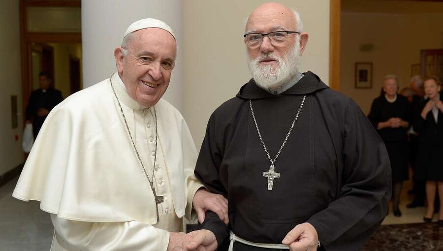 Celestino Aós celebro misa junto al Papa Francisco en el Vaticano