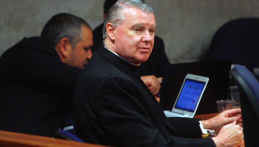 Vaticano prohíbe por 10 años ejercer públicamente el sacerdocio a John O' Reilly