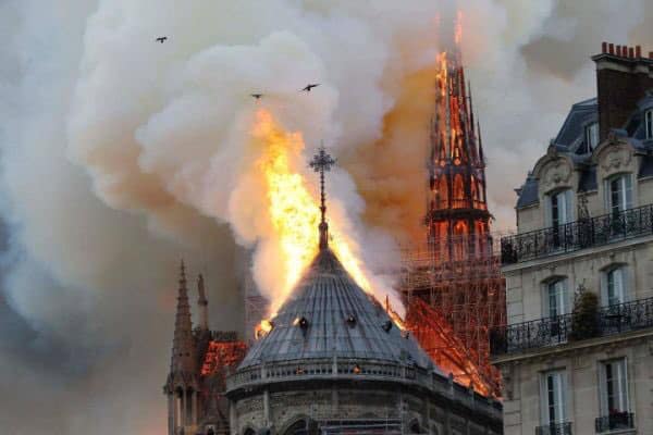 Emmanuel Macron lamentó incendio en la catedral de Notre Dame
