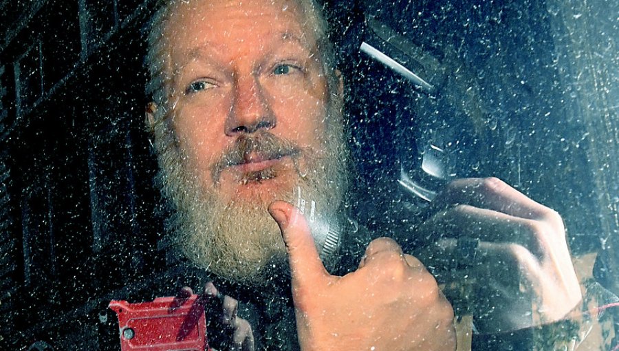 Ecuador reporta 40 millones de ciberataques tras arresto de Julian Assange