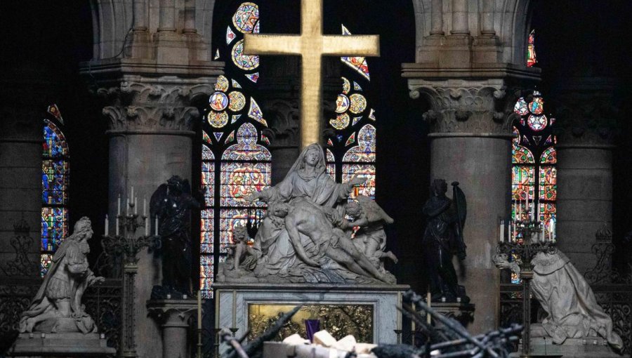 Fotografías: Así quedó por dentro la catedral de Notre Dame tras el incendio