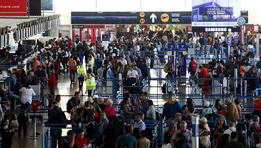 Aeropuerto de Santiago atenderá a 400 mil pasajeros durante Semana Santa