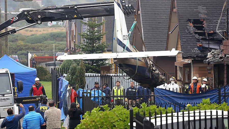 Con prueba de ADN identificarán a pasajeros de avión que capotó en Puerto Montt