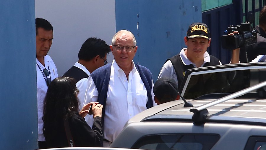 Pedro Pablo Kuczynski está internado en una clínica peruana tras sufrir una descompensación