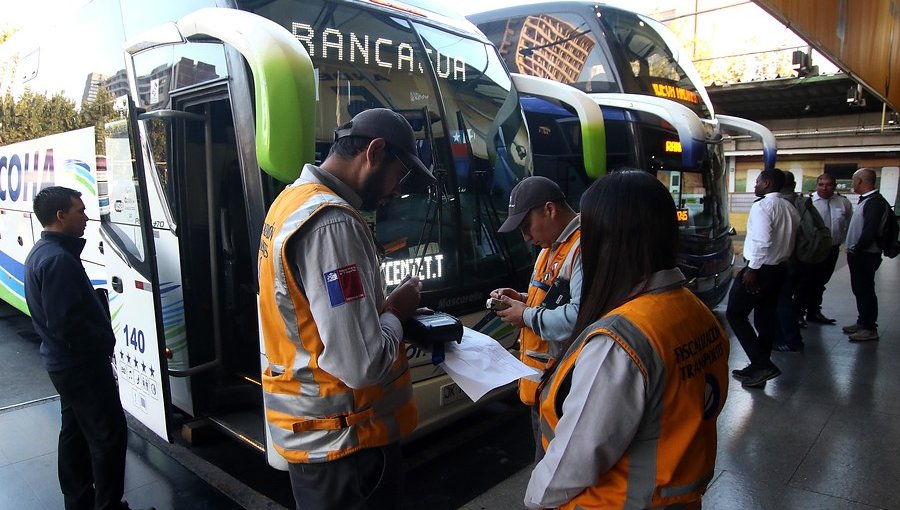 Dirección de Trabajo fiscalizará a buses interurbanos durante el fin de semana