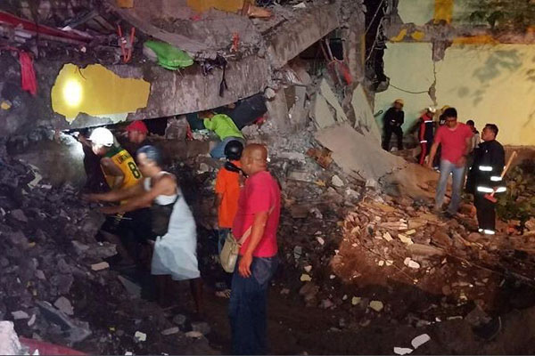 Terremoto 6,3 Richter en Filipinas: Caída de dos edificios dejó cinco fallecidos