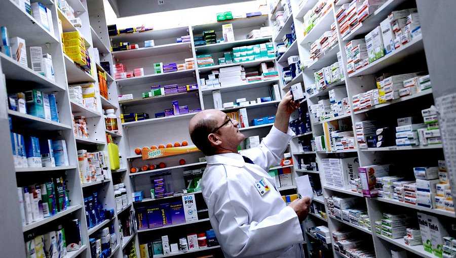 Fonasa busca conseguir acuerdo con farmacias para bajar precios de medicamentos