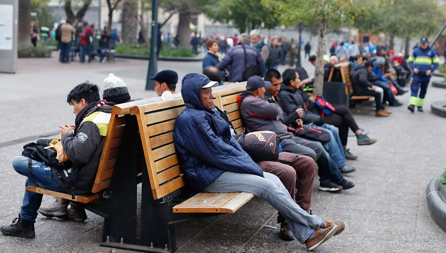 Encuesta de la U. de Chile: 247.443 personas se encuentran desocupadas en el Gran Santiago